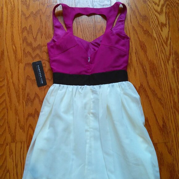 Brand new Rampage heart cut out color block dress size XS - Picture 2 of 4